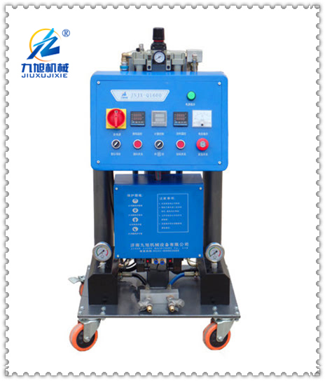 聚氨酯發(fā)泡設(shè)備_JNJX-Q1600型